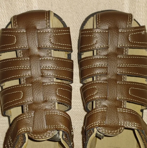 Wonder Nation Boys Brown Fisherman Sandles Size 2. - Picture 1 of 2